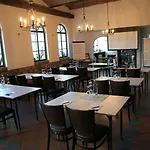 Im Schulhaus Hotel