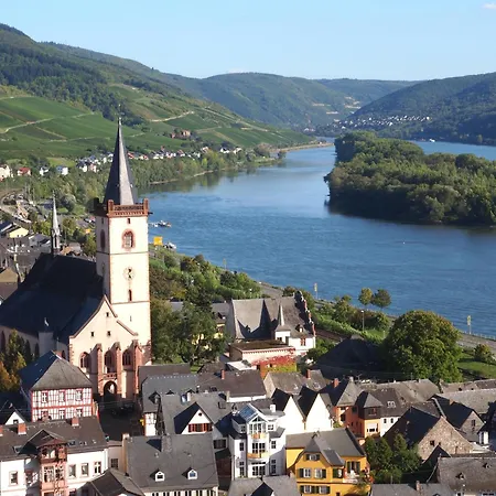 Im Schulhaus Szálloda Lorch am Rhein