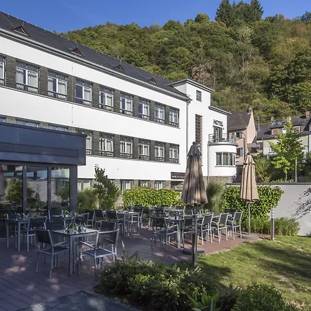 Im Schulhaus Szálloda 4*