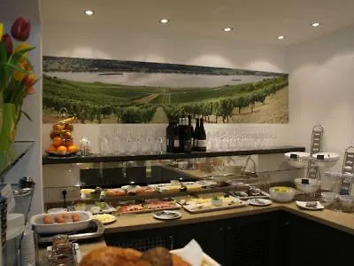 イム シュルハウス ロルヒ・アム・ライン