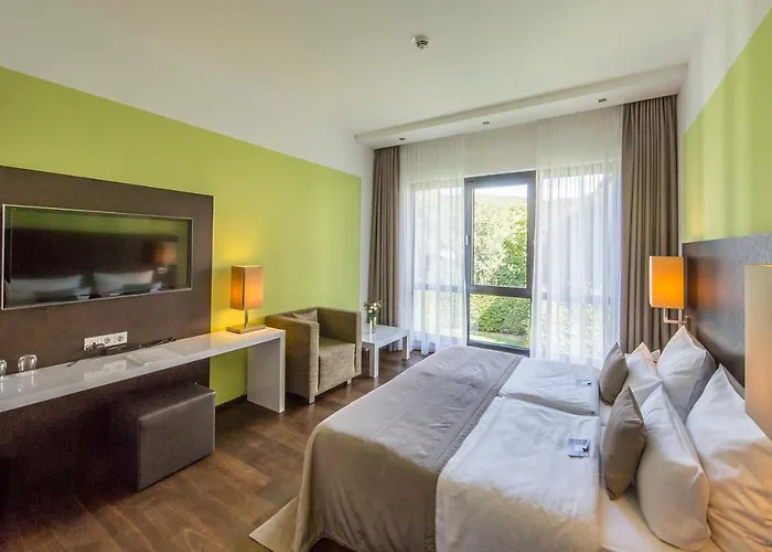 Im Schulhaus Szálloda