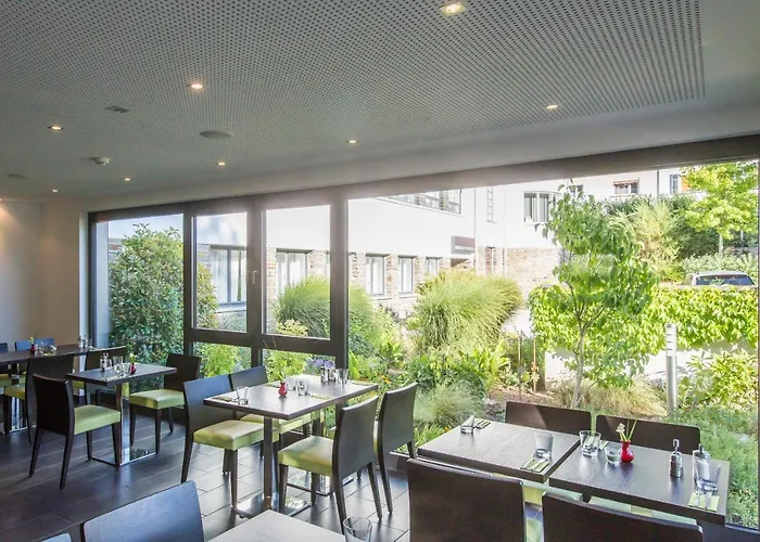 Im Schulhaus Szálloda