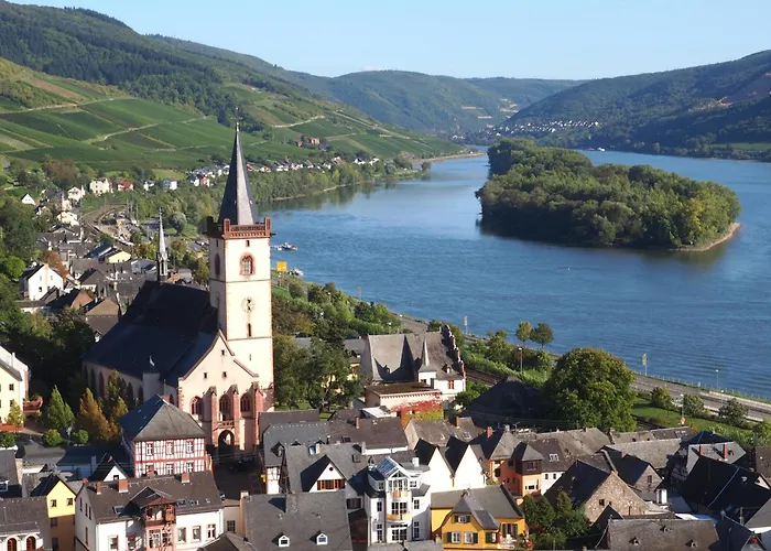 Im Schulhaus Szálloda Lorch am Rhein