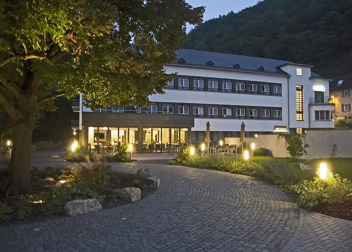 Im Schulhaus Szálloda Lorch am Rhein