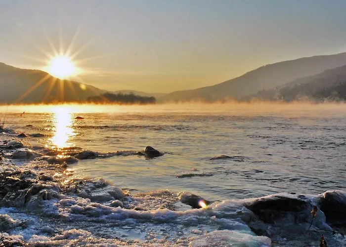 Im Schulhaus Szálloda Lorch am Rhein
