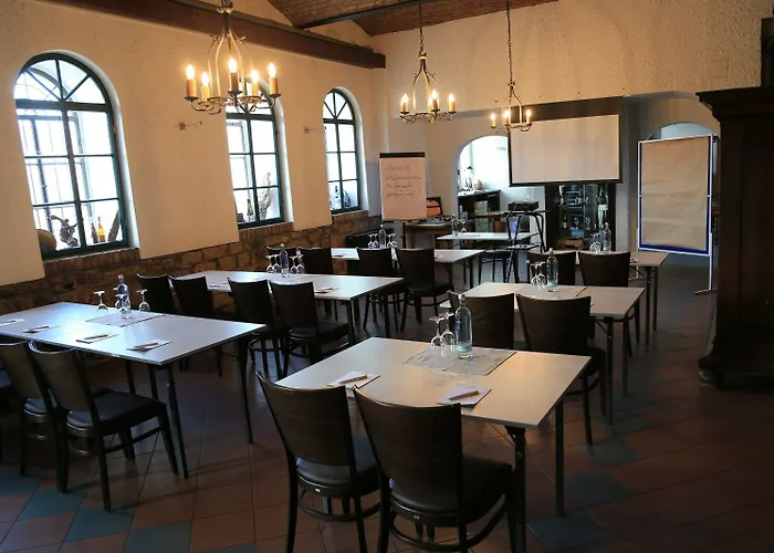 Im Schulhaus Szálloda